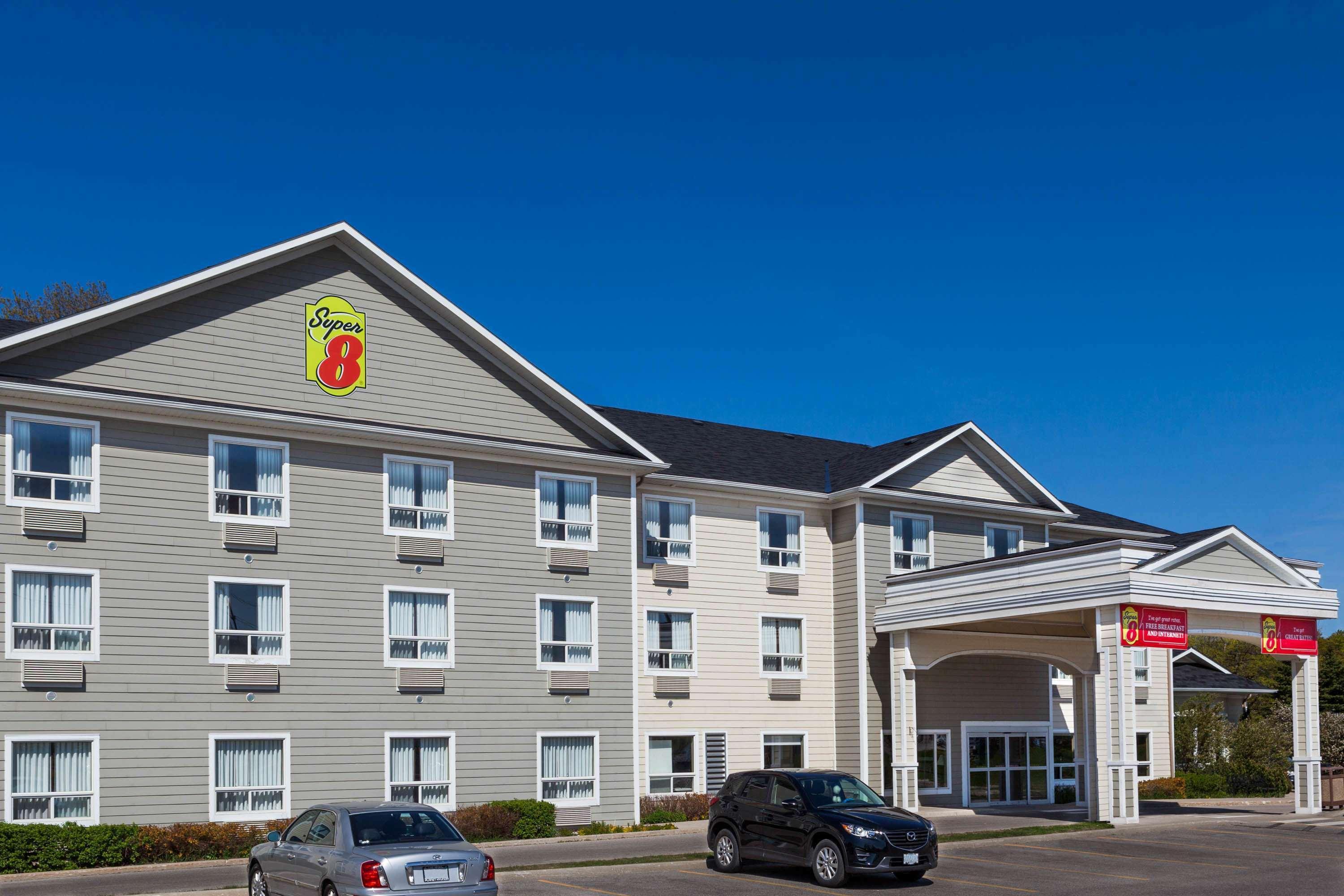 Super 8 By Wyndham Midland Ξενοδοχείο Εξωτερικό φωτογραφία